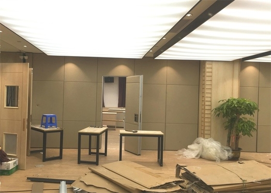 Πύλη αναλώσιμη καθολική κρεμαστή τροχιά τροχιά ξενοδοχείο διαχωριστική οθόνη συρόμενη πόρτα
